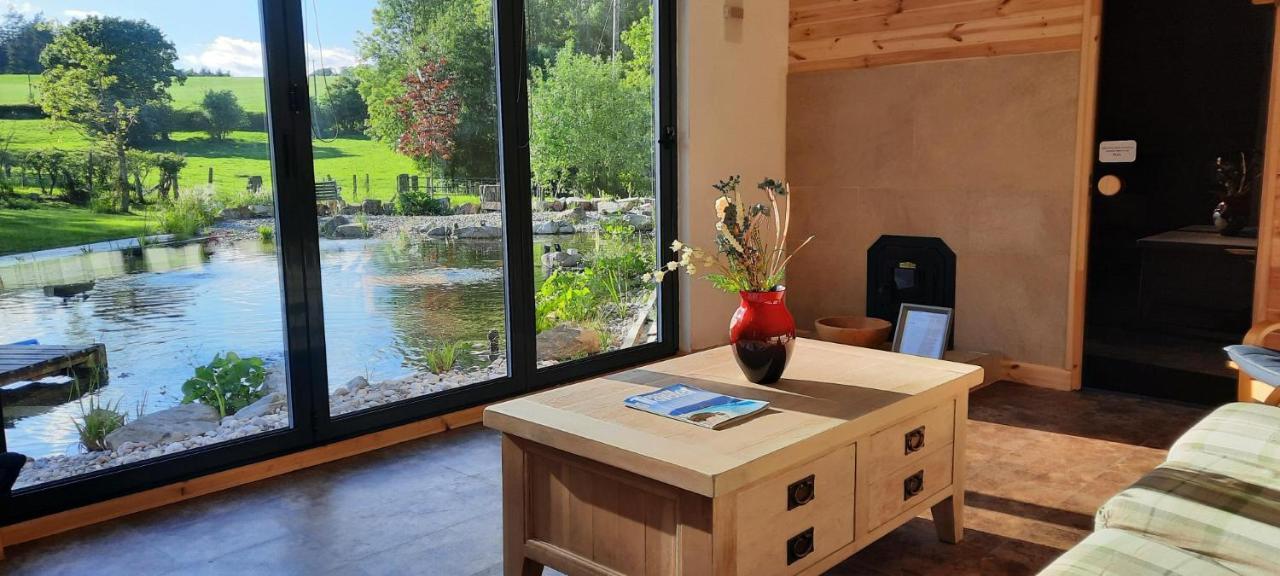 Mid-Wales Farmhouse, Swimming Pool, Tranquil Countryside Views, Sleeps 14 Meifod Exteriér fotografie
